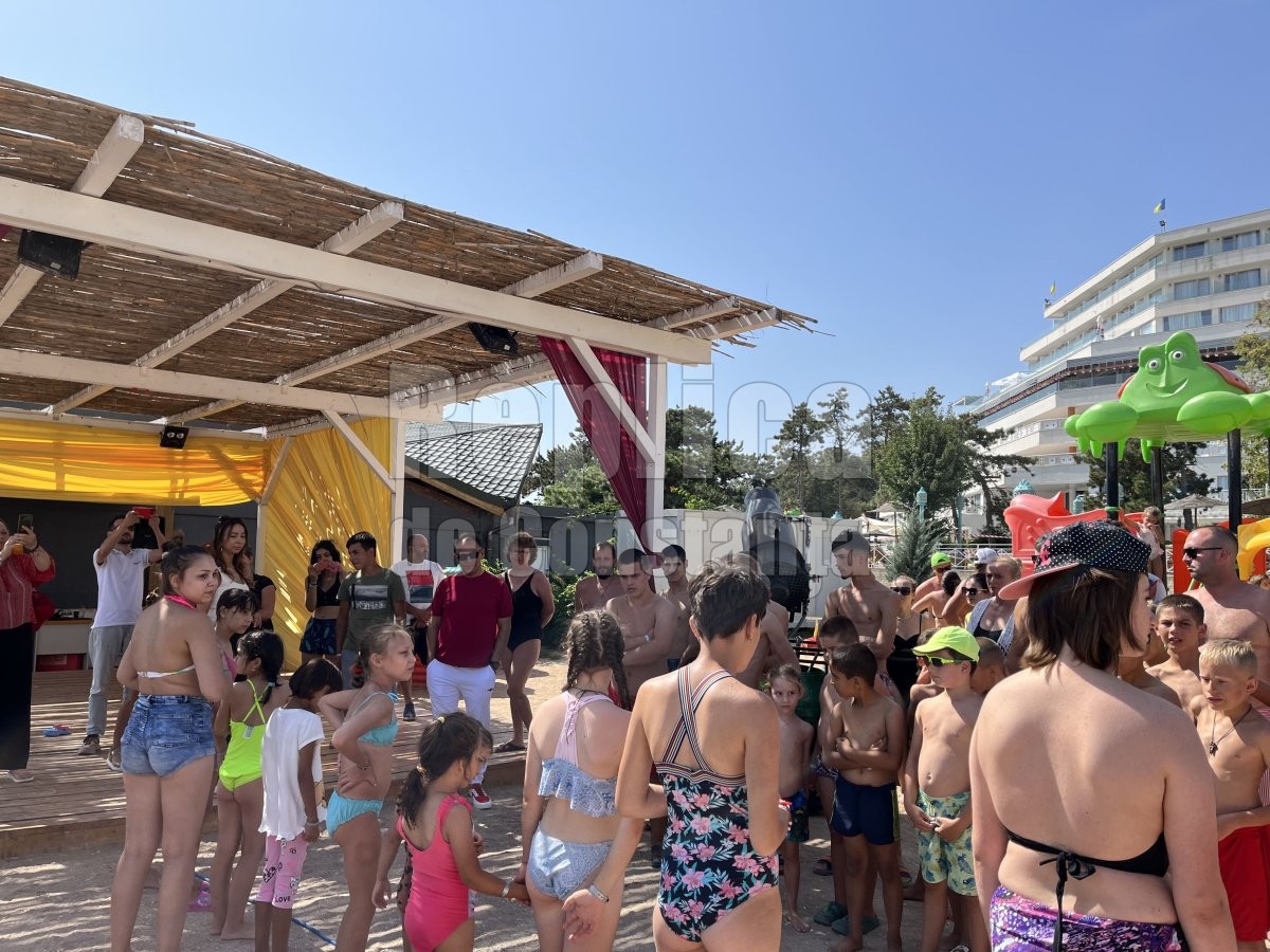 El este singurul politician interesat de soarta copiilor nevoiasi, fara nici un interes! Video El este singurul politician interesat de soarta copiilor nevoiasi, fara nici un interes! Video