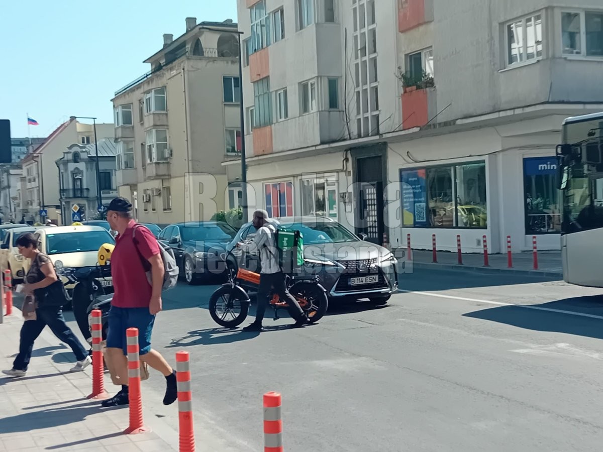 Cand se preconizeaza sa fie gata lucrarile la pasajul pietonal de langa Tomis Mall? Video Cand se preconizeaza sa fie gata lucrarile la pasajul pietonal de langa Tomis Mall? Video