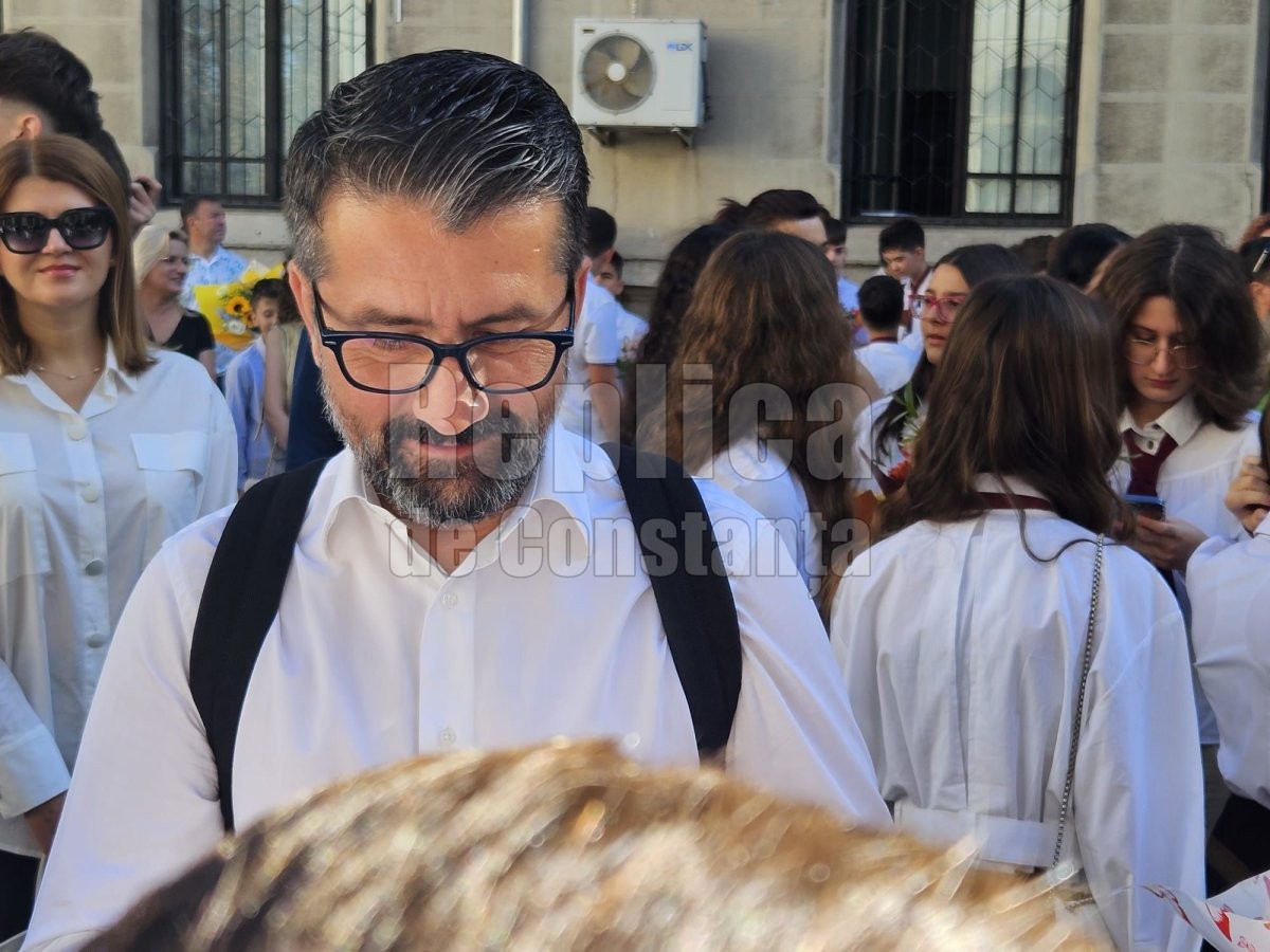 Deschidere fastuoasa de an scolar la liceele din Constanta! Video Deschidere fastuoasa de an scolar la liceele din Constanta! Video