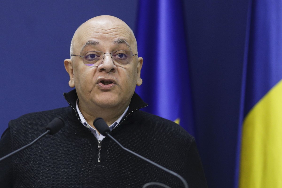 Furtuna intr-un pahar cu apa sau despre cum au fost manipulati romanii cu mega ciclonul Ashley Furtuna intr-un pahar cu apa sau despre cum au fost manipulati romanii cu mega ciclonul Ashley