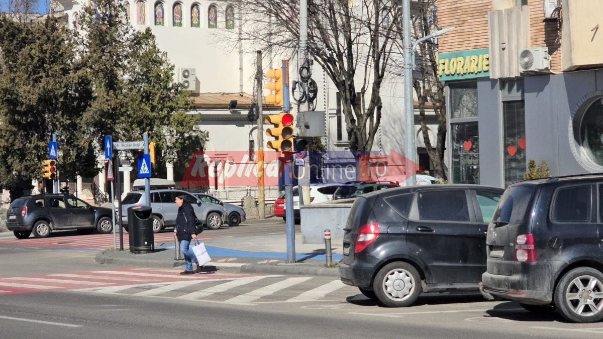 Sens unic sau...nonsens ? Semaforul de pe Bd. Tomis a devenit un monument al nostalgiei constantene. Video